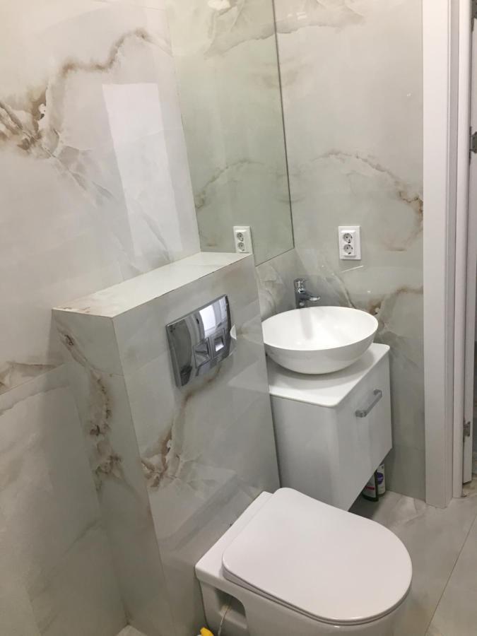4-room jacuzzi apartment Lviv Buitenkant foto