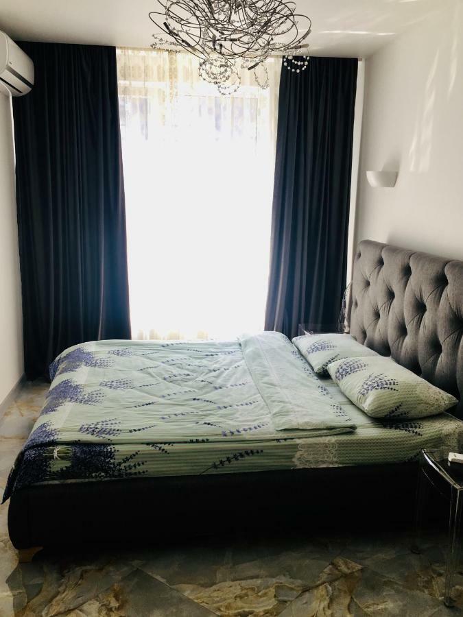 4-room jacuzzi apartment Lviv Buitenkant foto
