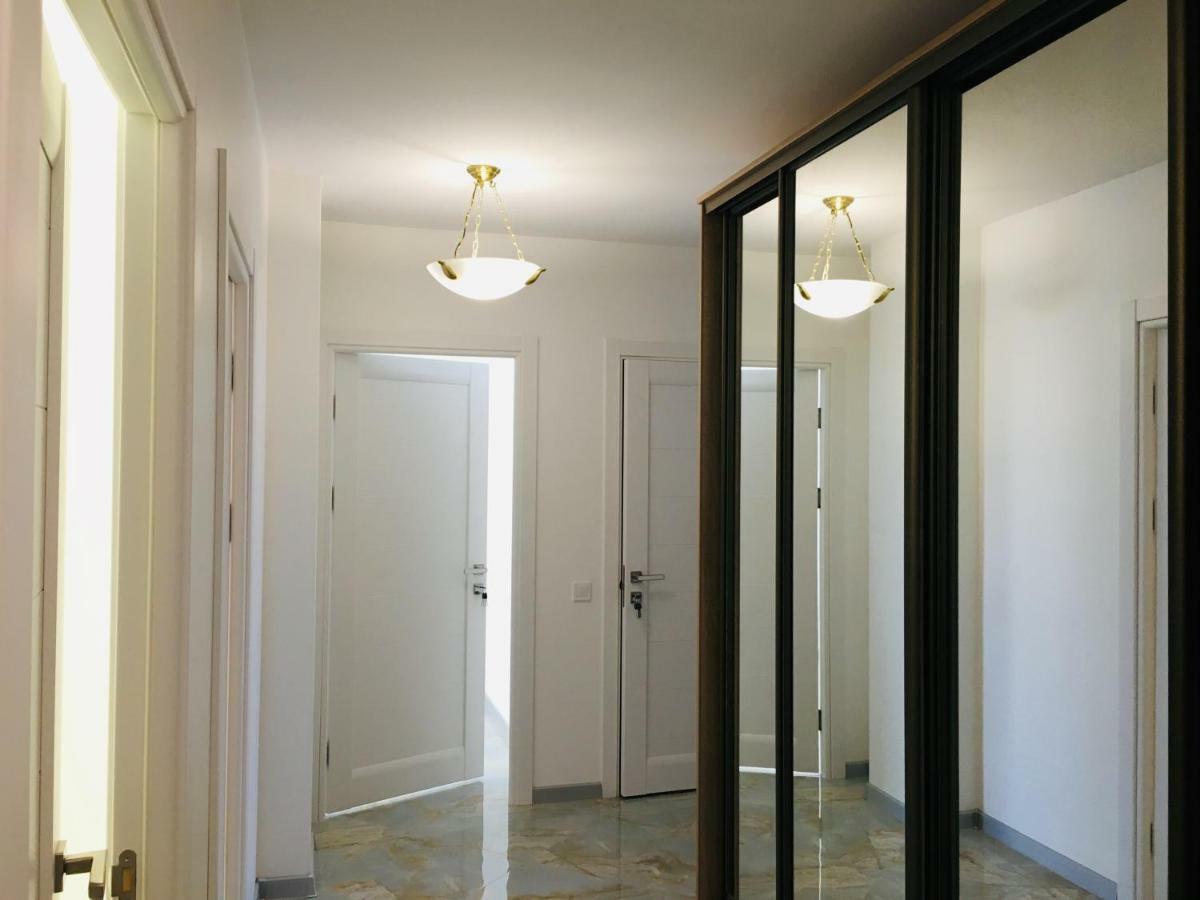 4-room jacuzzi apartment Lviv Buitenkant foto