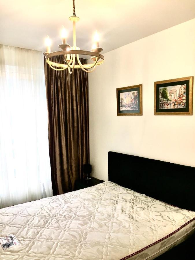 4-room jacuzzi apartment Lviv Buitenkant foto